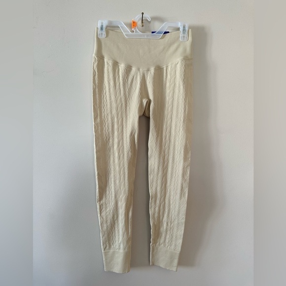 Women’s JoyLab cream high rise thick leggings M NWT - Picture 2 of 5